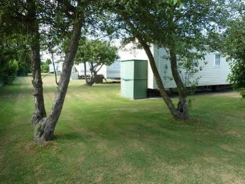 Copthorne Caravans Hotel Merston Eksteriør billede